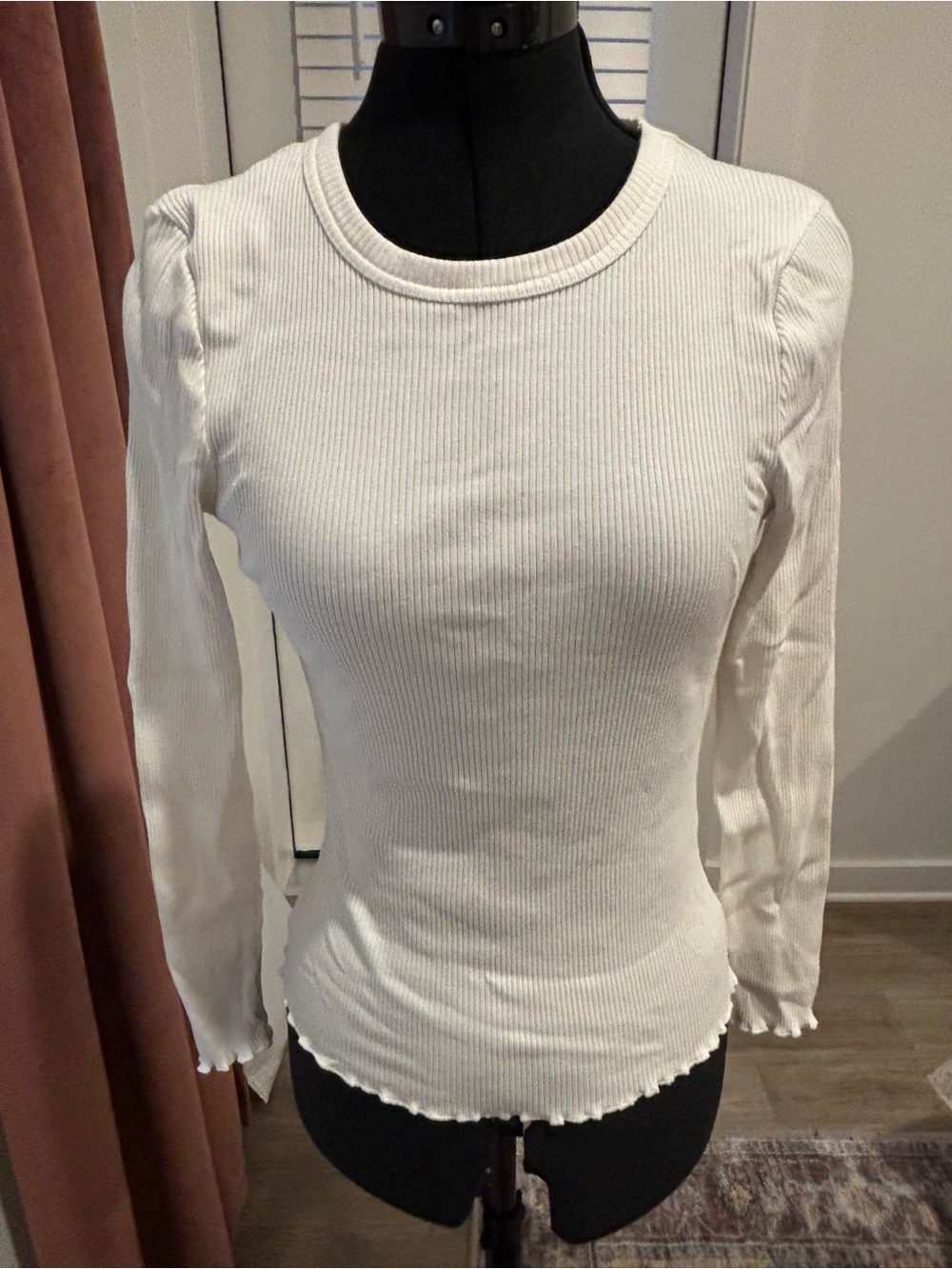 Slim Ribbed Long-Sleeve Tee in White